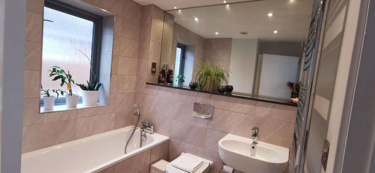 Modern City Centre House With Free Parking Canterbury Luaran gambar