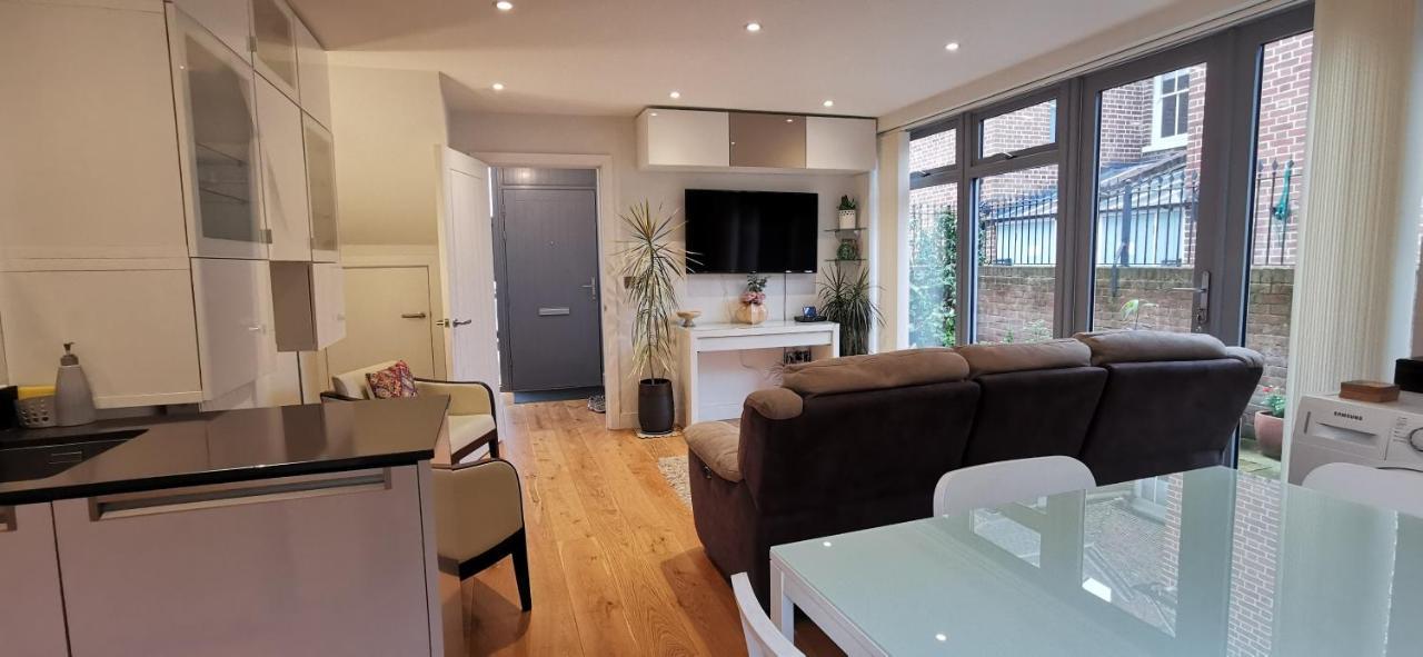 Modern City Centre House With Free Parking Canterbury Luaran gambar