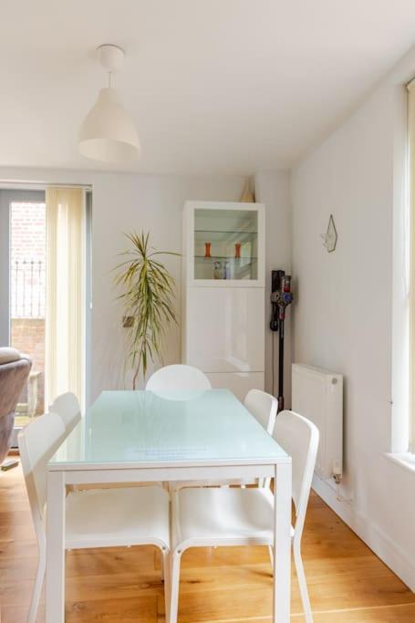 Modern City Centre House With Free Parking Canterbury Luaran gambar