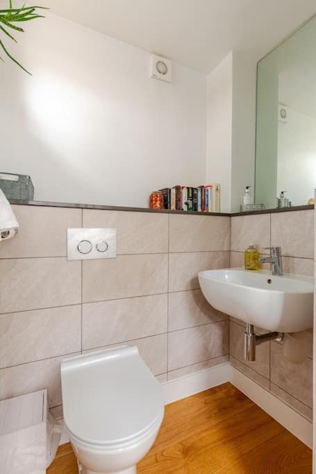Modern City Centre House With Free Parking Canterbury Luaran gambar