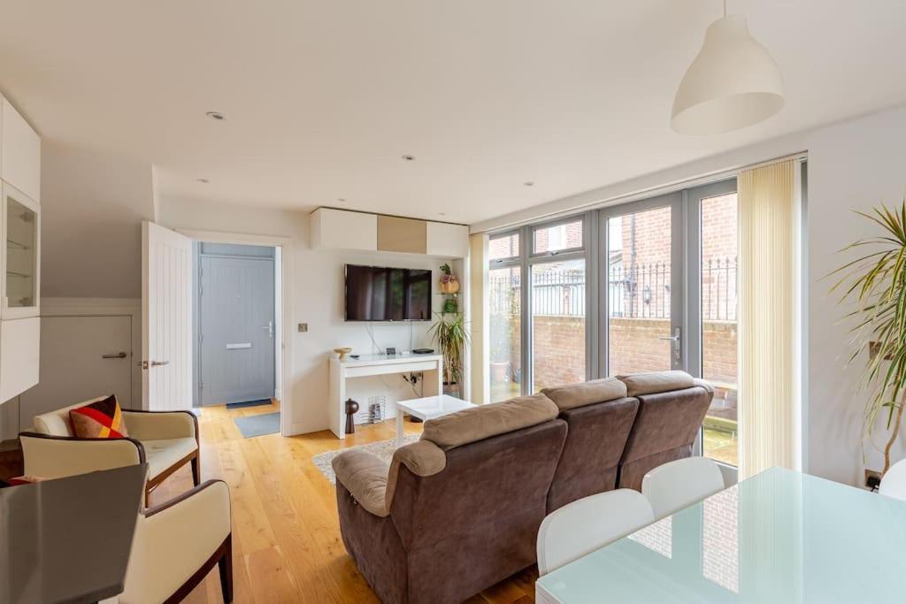 Modern City Centre House With Free Parking Canterbury Luaran gambar