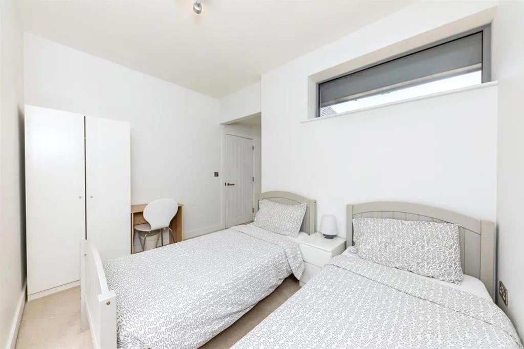 Modern City Centre House With Free Parking Canterbury Luaran gambar